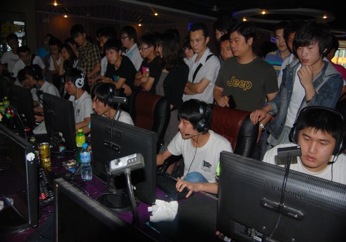 The MongolZ 首先在 IEM Cologne 2025 达成季后赛资格