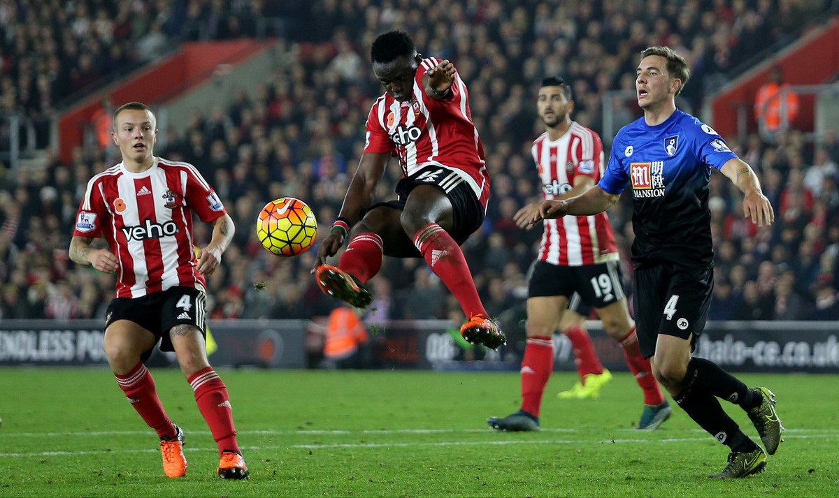 JDG淘汰WBG队内语音：圣枪哥秒选雷克塞后直接表示这把赢了！