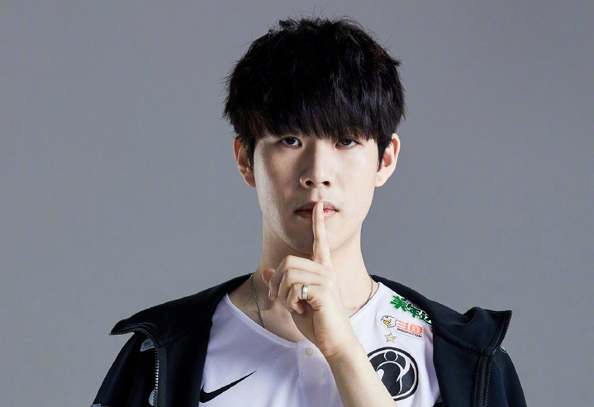 Yagao：没想到对面会拿尼菈 但我们下路组说没问题可以应对