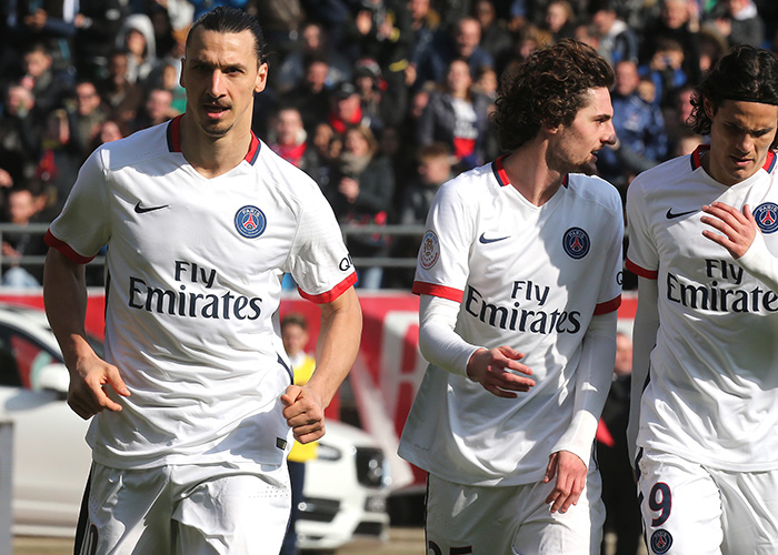 英雄联盟比赛：2020全球总决赛小组赛第二天，LPL两胜一负