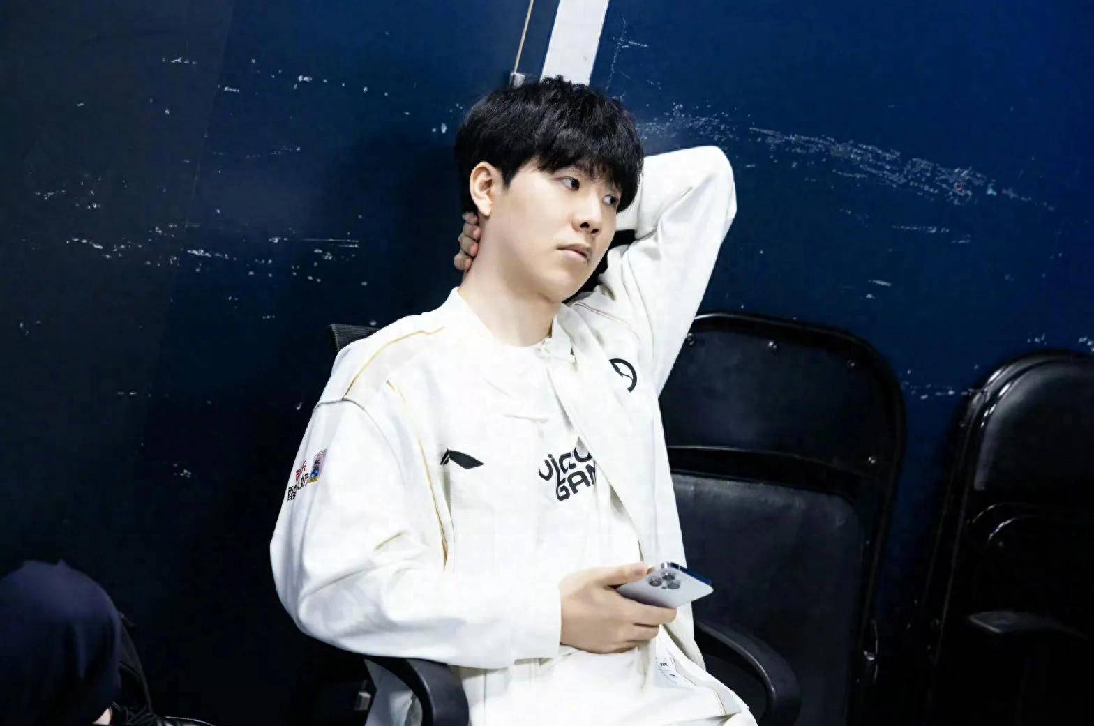 s1mple在BC.Game中赢得第三场连续胜利