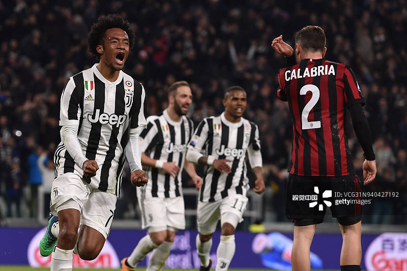 高跟+短裙就是好评！美女选手沫子晒照：再不拍我就老了~~